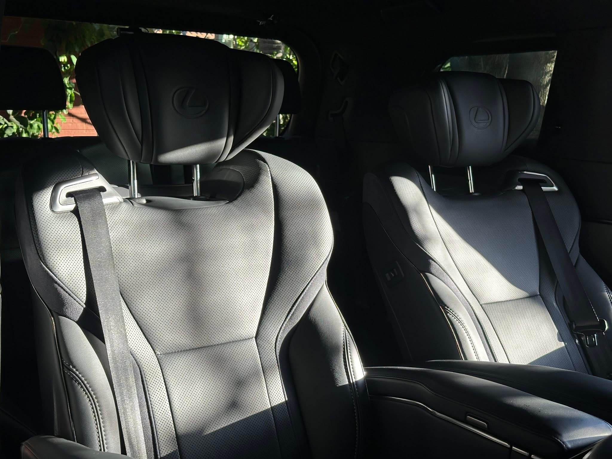 Lexus LM350h executive rear cabin — Heritage Plate 576