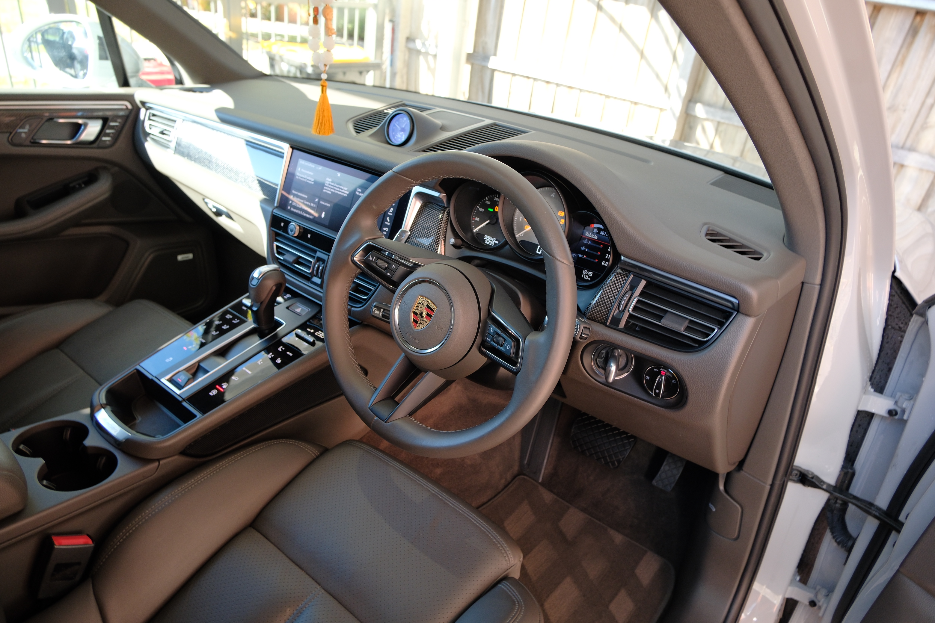 Porsche Macan S full dashboard and cockpit view