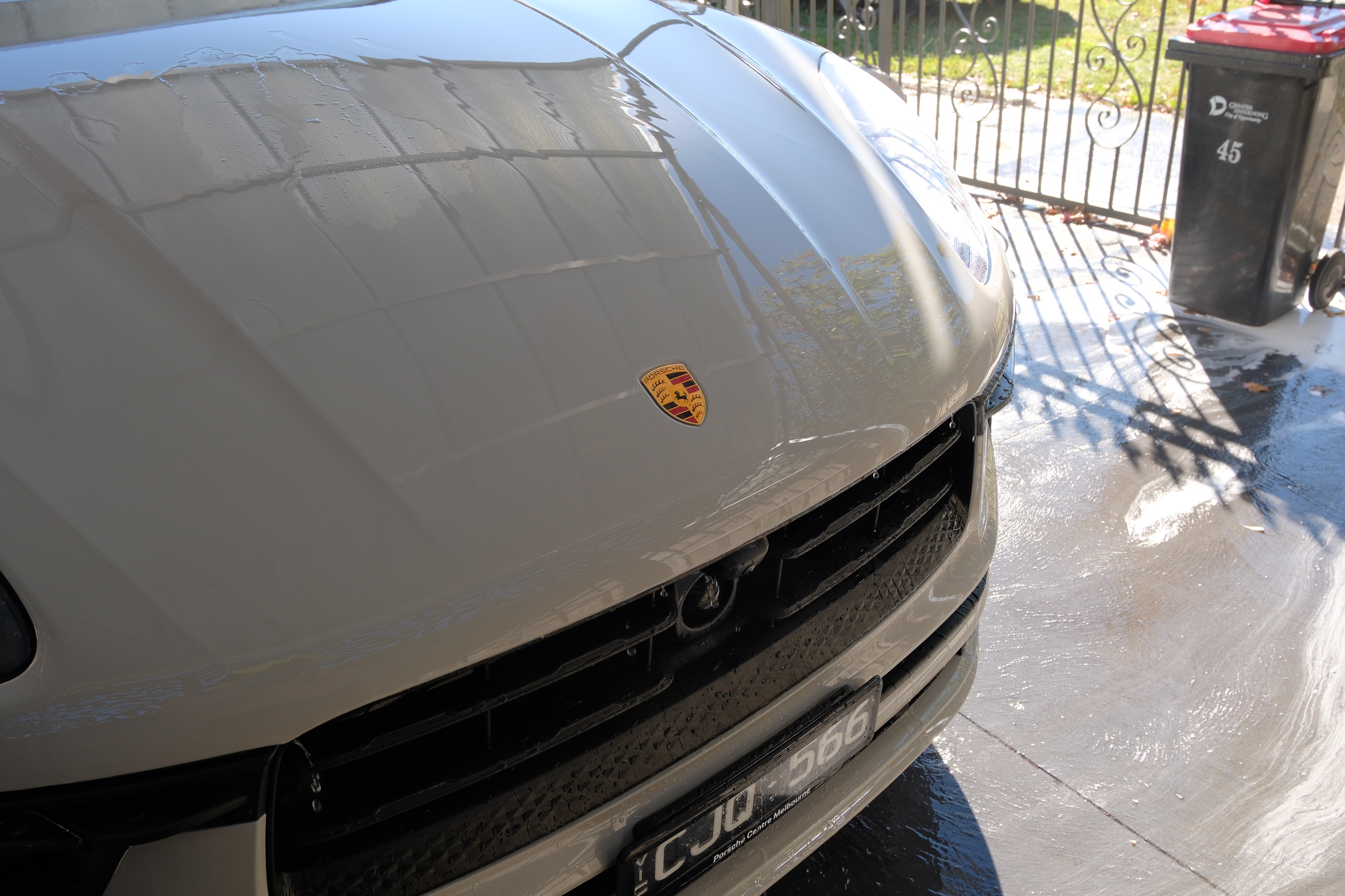 Porsche Macan S front grille and badge close-up